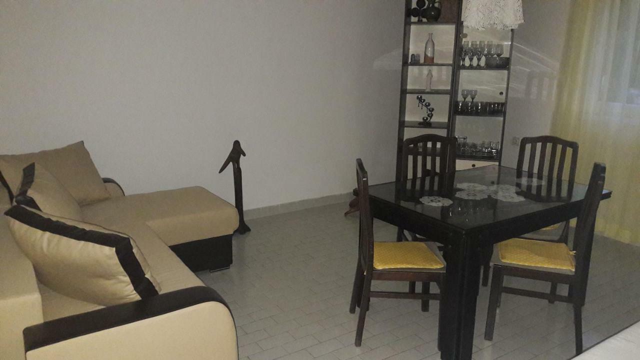 Apartman Karlo Apartment โนวีวีโนดอลสกี ภายนอก รูปภาพ